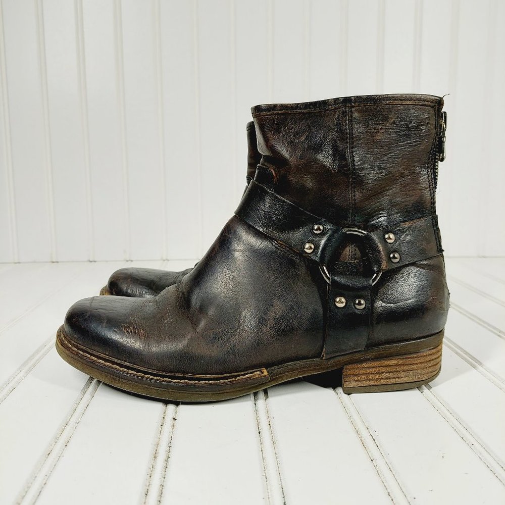 Oto Distressed Dark Brown Leather Back Zipper Buckle Short Ankle Moto Boots D190